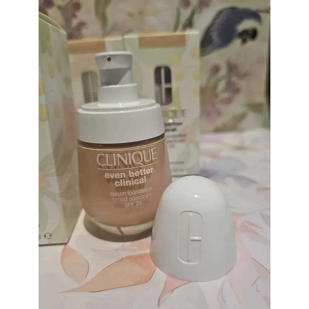 CN 18 CREAM WHIP (VF) Clinique Even Better Clinical Serum Foundation SPF25 NIB